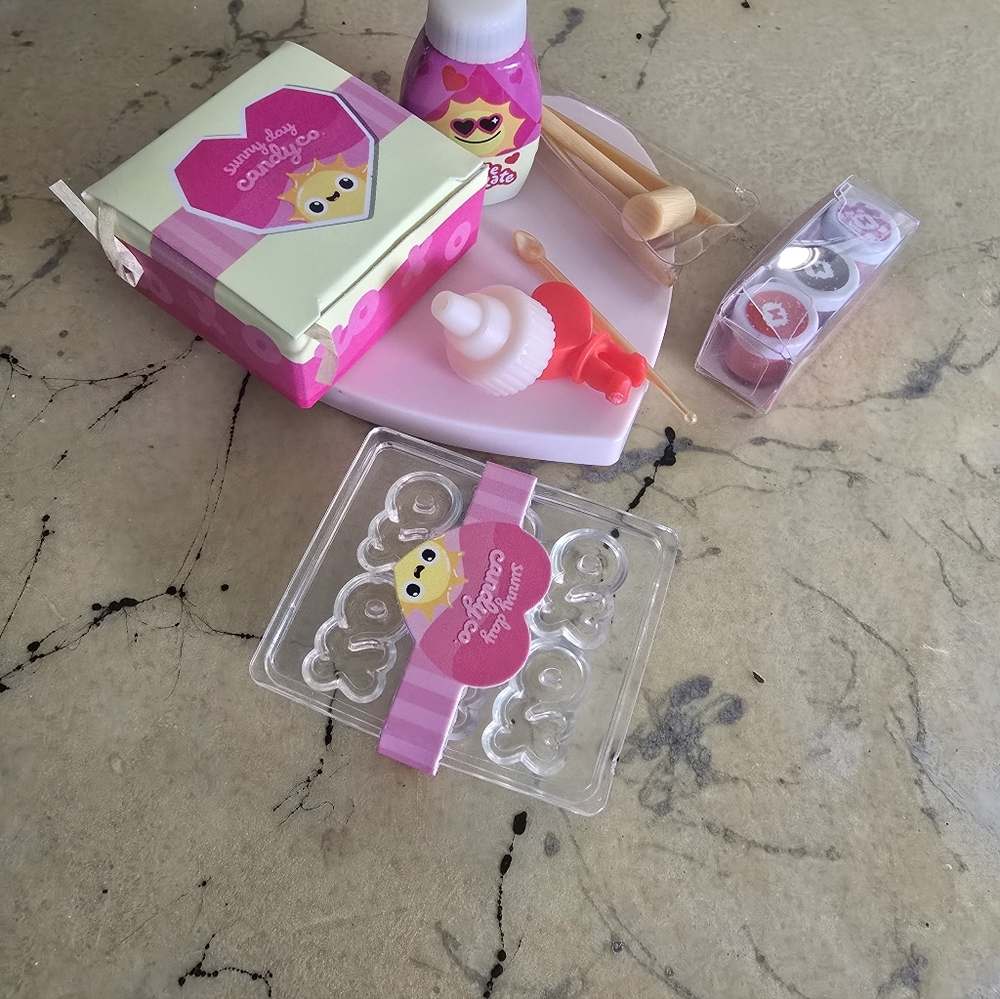 MGA Miniverse Make It Mini Valentines Heartbreak